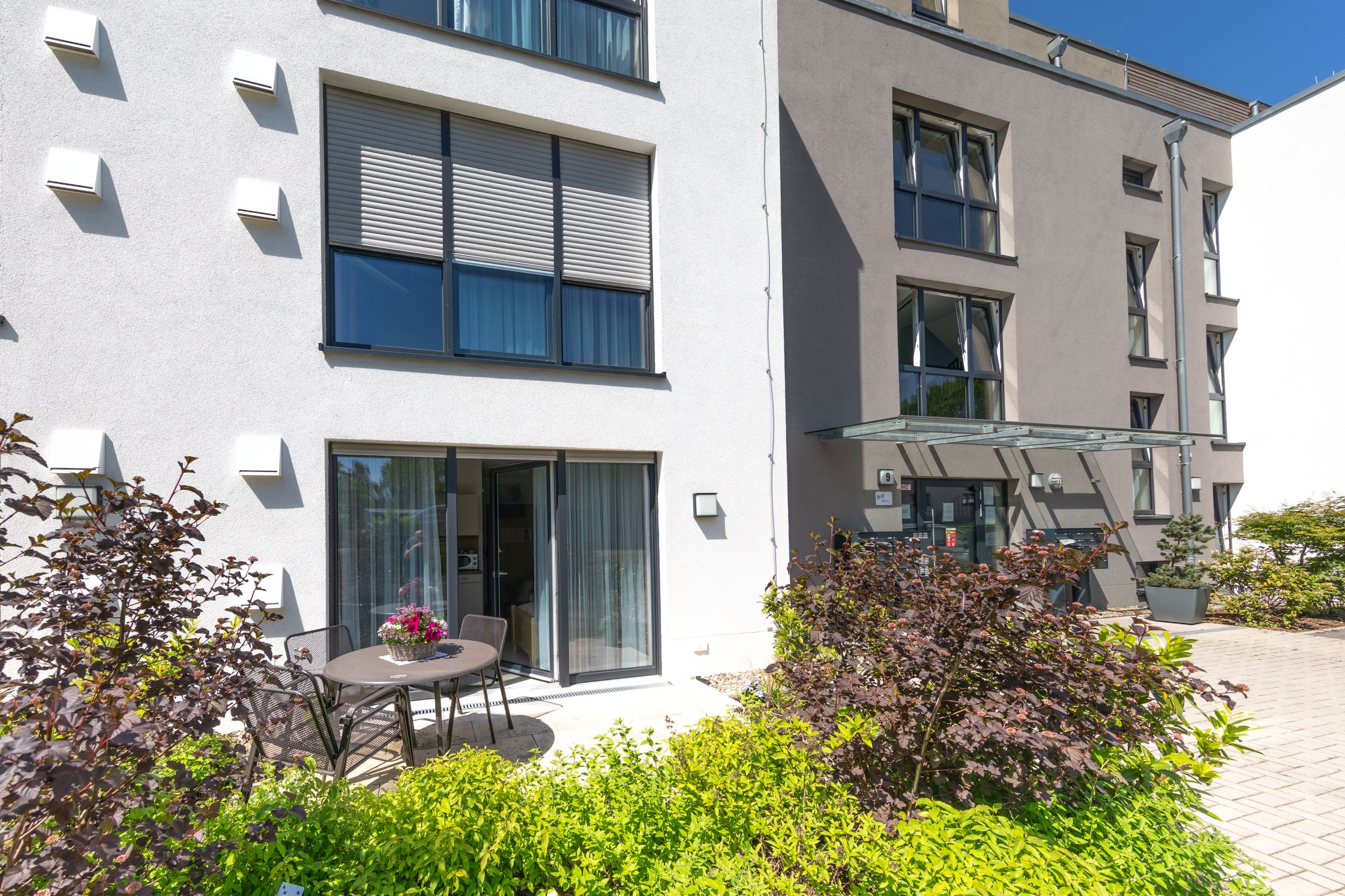 Eingang und Terrasse bei unserer Intensivpflege WG in Gladbeck